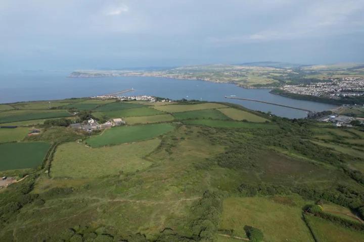 The Dairy @ Trefechan Wen Goodwick Kültér fotó