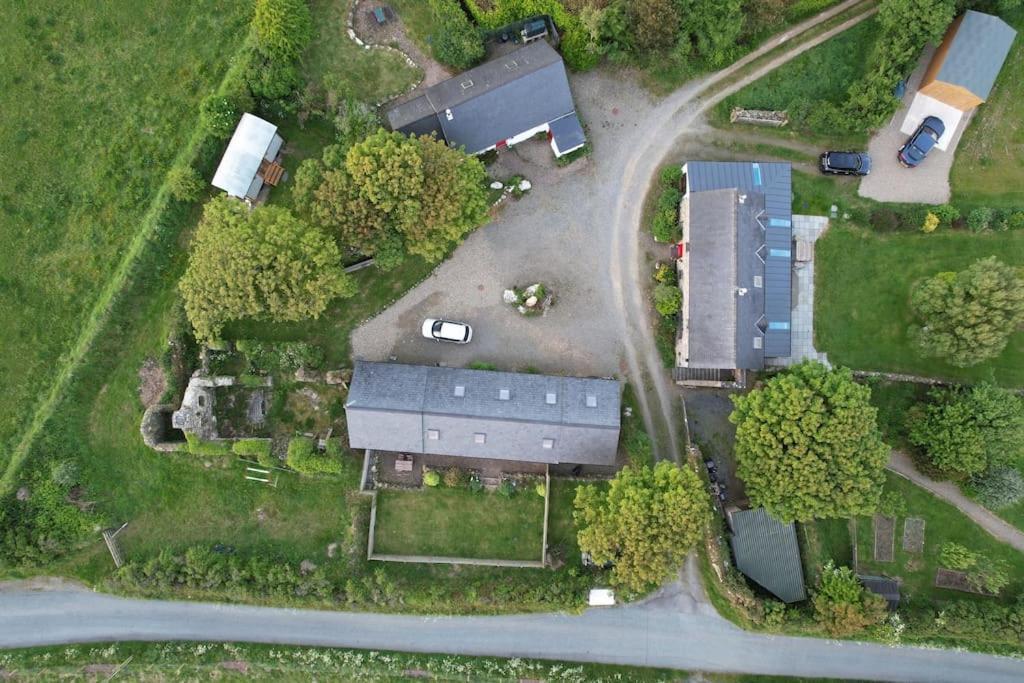 The Dairy @ Trefechan Wen Goodwick Kültér fotó