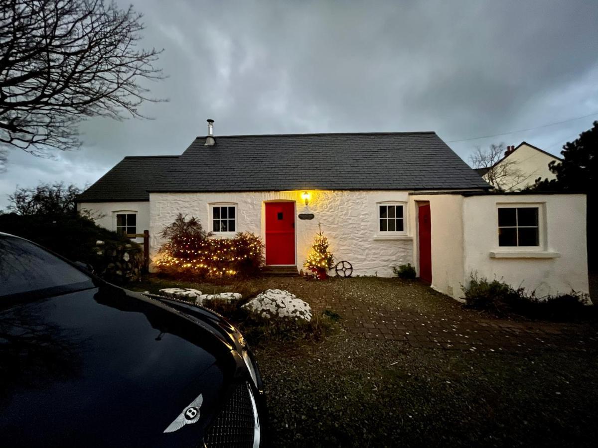 The Dairy @ Trefechan Wen Goodwick Kültér fotó